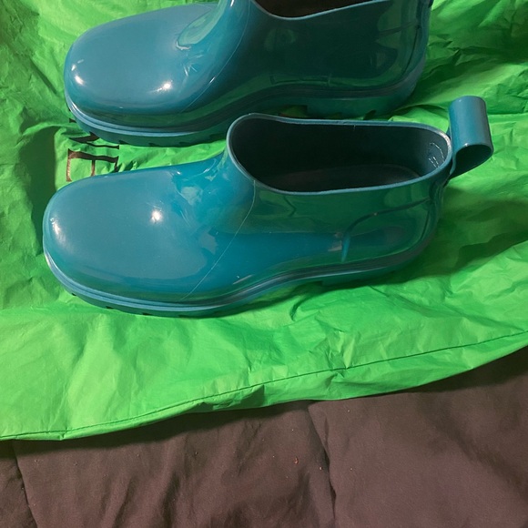 Bottega VENETA Blue:Green Glossy Ankle Boots